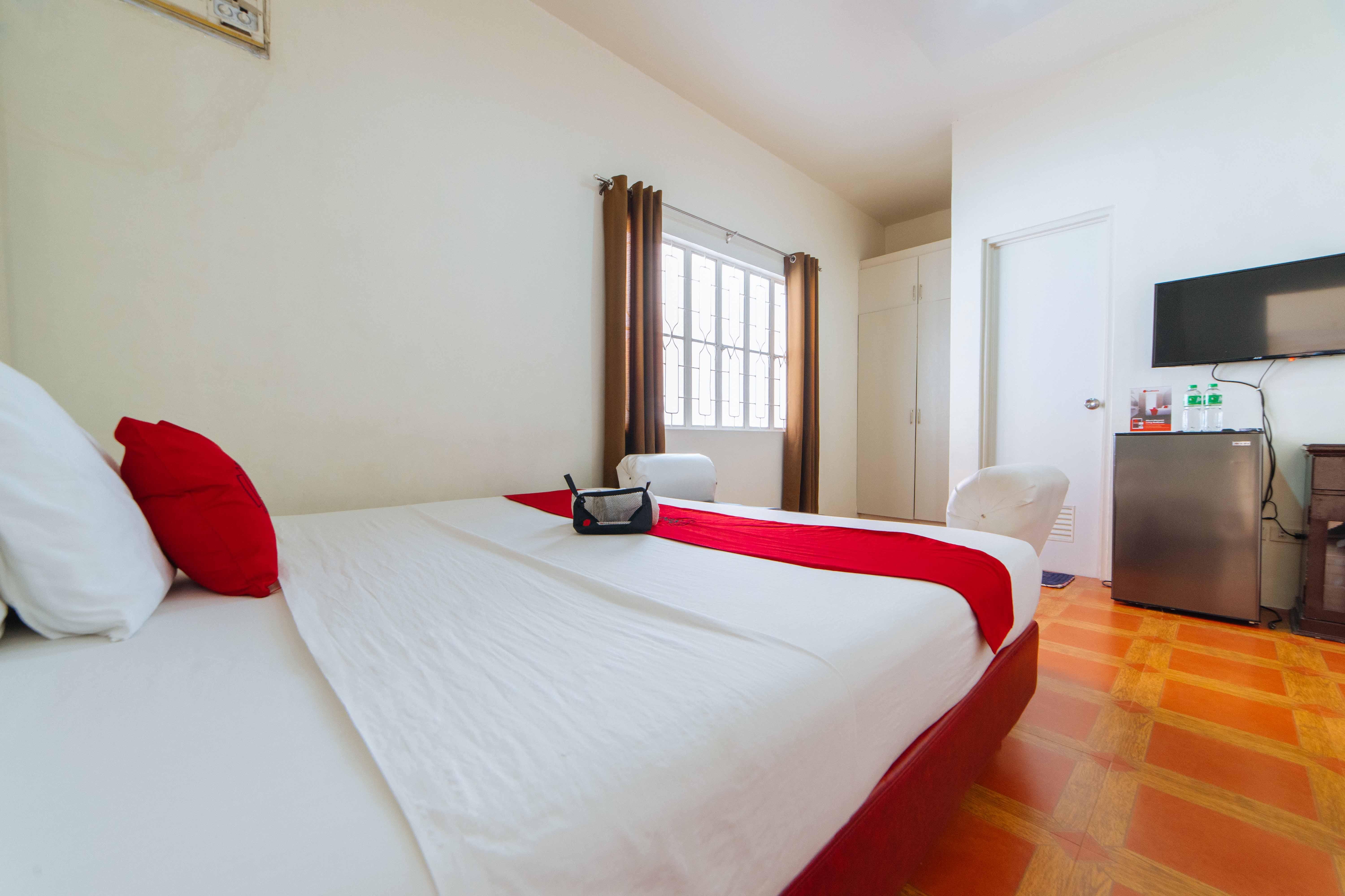 Reddoorz Near Walking Street Angeles City Bagian luar foto