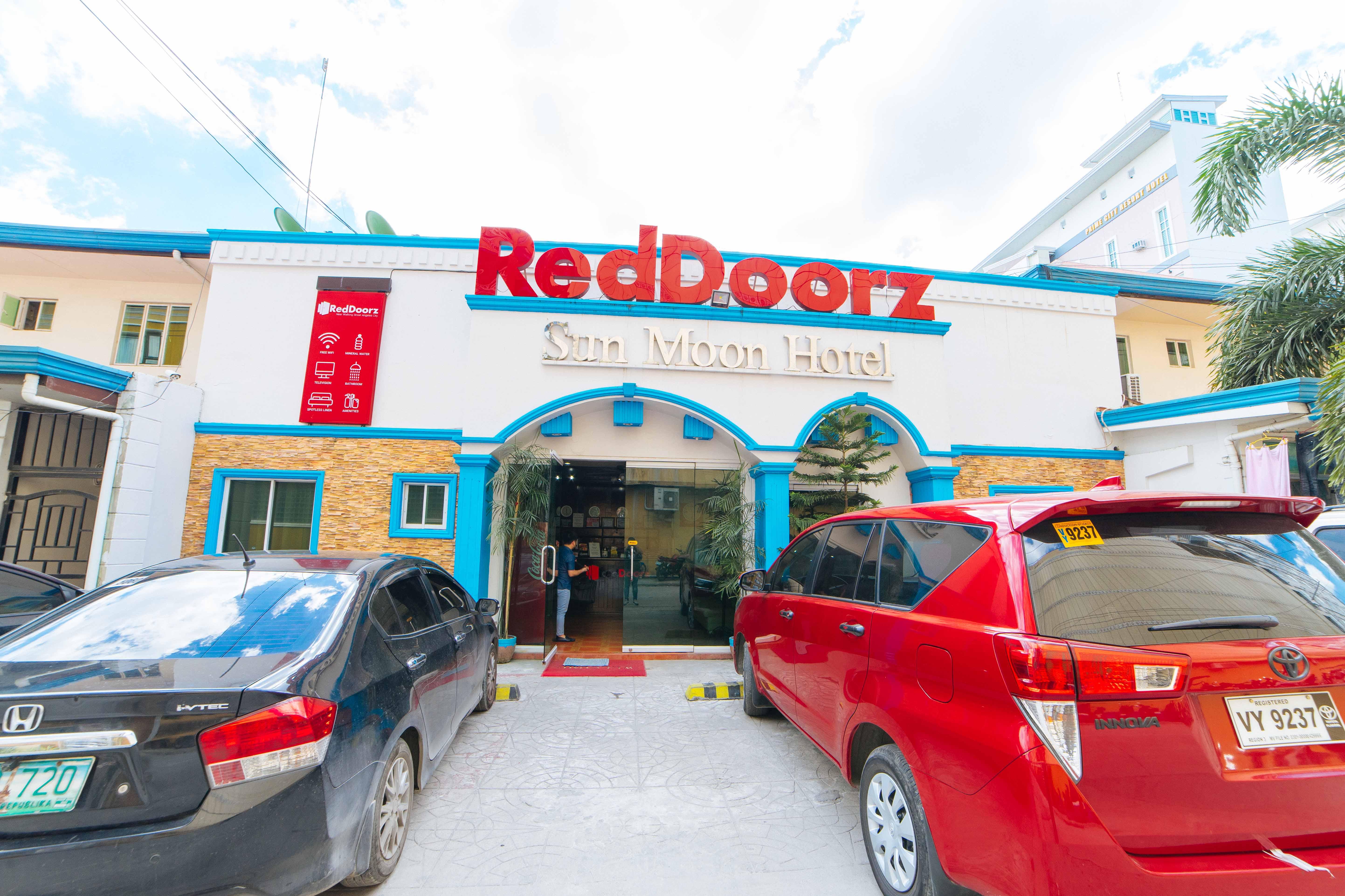 Reddoorz Near Walking Street Angeles City Bagian luar foto