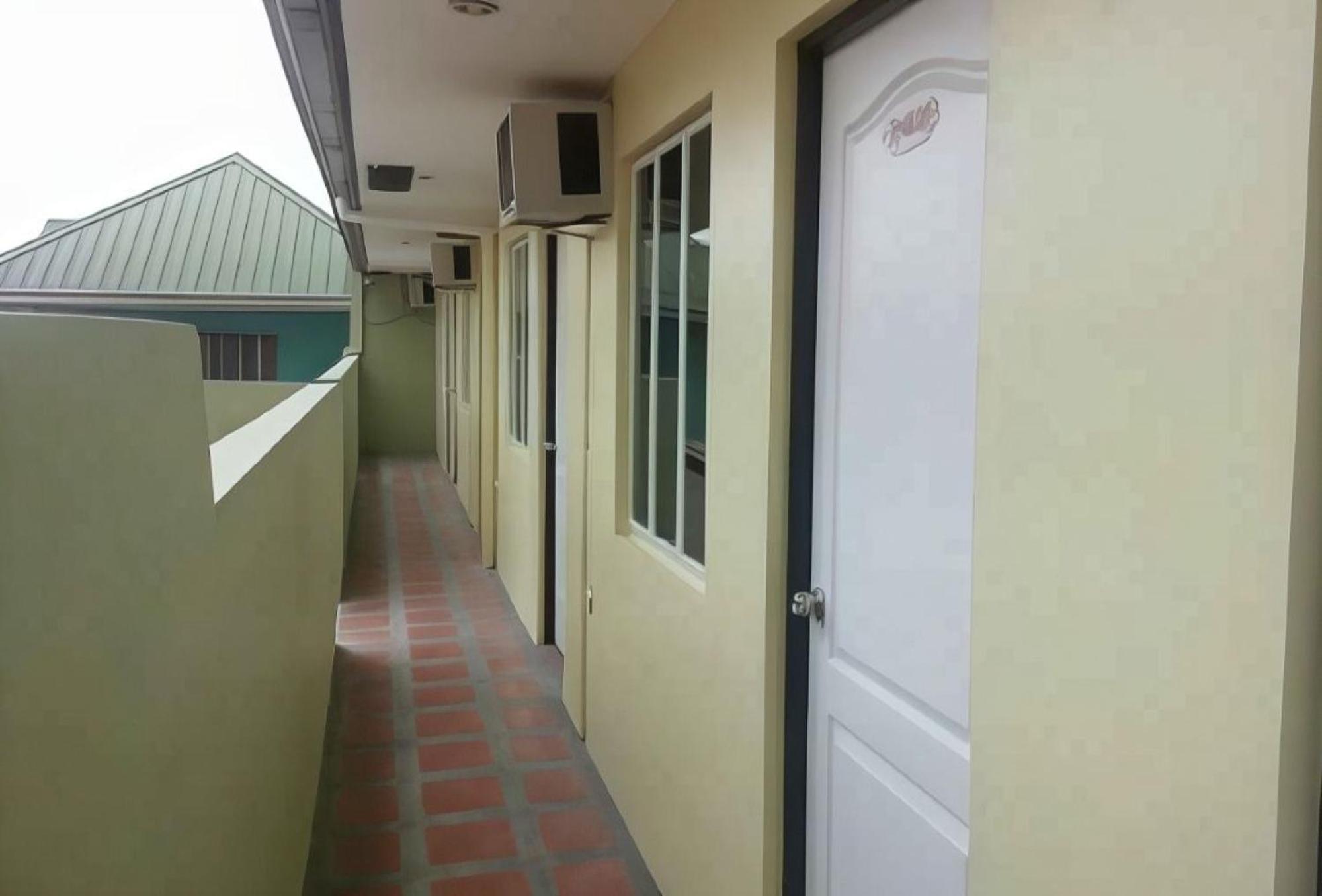 Reddoorz Near Walking Street Angeles City Bagian luar foto